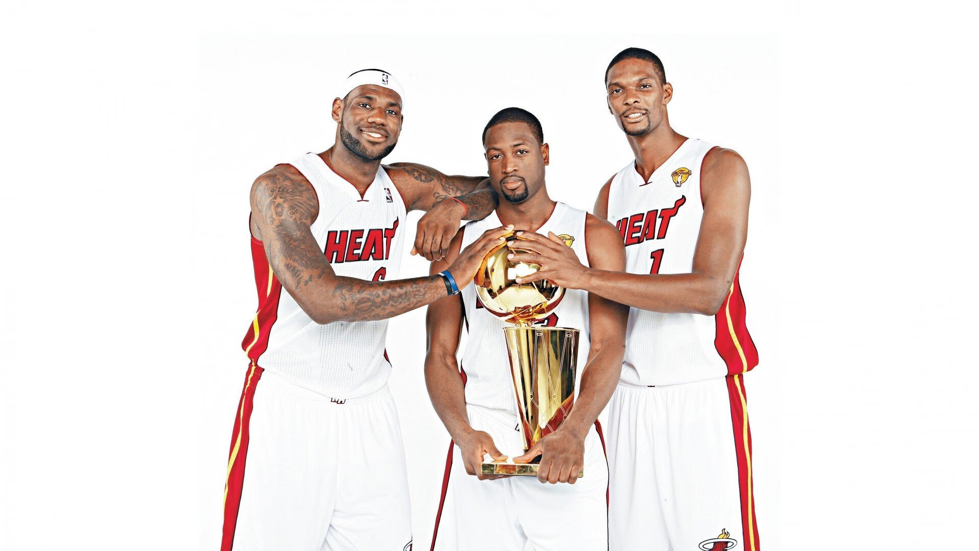 开云体育官网-街球皇帝跨界狂飙！猛龙绝杀浙江之夜，武切维奇竟在F1街道赛接管比赛